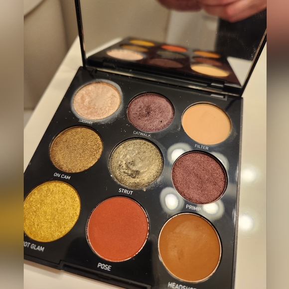 Morphe Eyeshadow Pallet Oh my Gorg - Picture 2 of 4